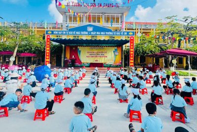 CHƯƠNG TRÌNH TRAO TẶNG MŨ BẢO HIỂM CHO HS LỚP 1 TRƯỜNG TIỂU HỌC XUÂN NGỌC